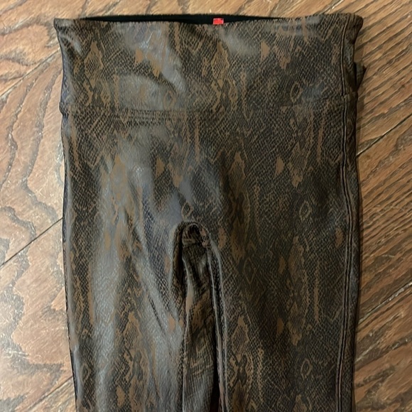 Spanx faux leather brown snakeskin leggings, XS - Picture 3 of 5